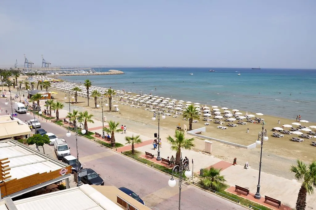 Zodiac Hotel Apartments Λάρνακα 4*,
